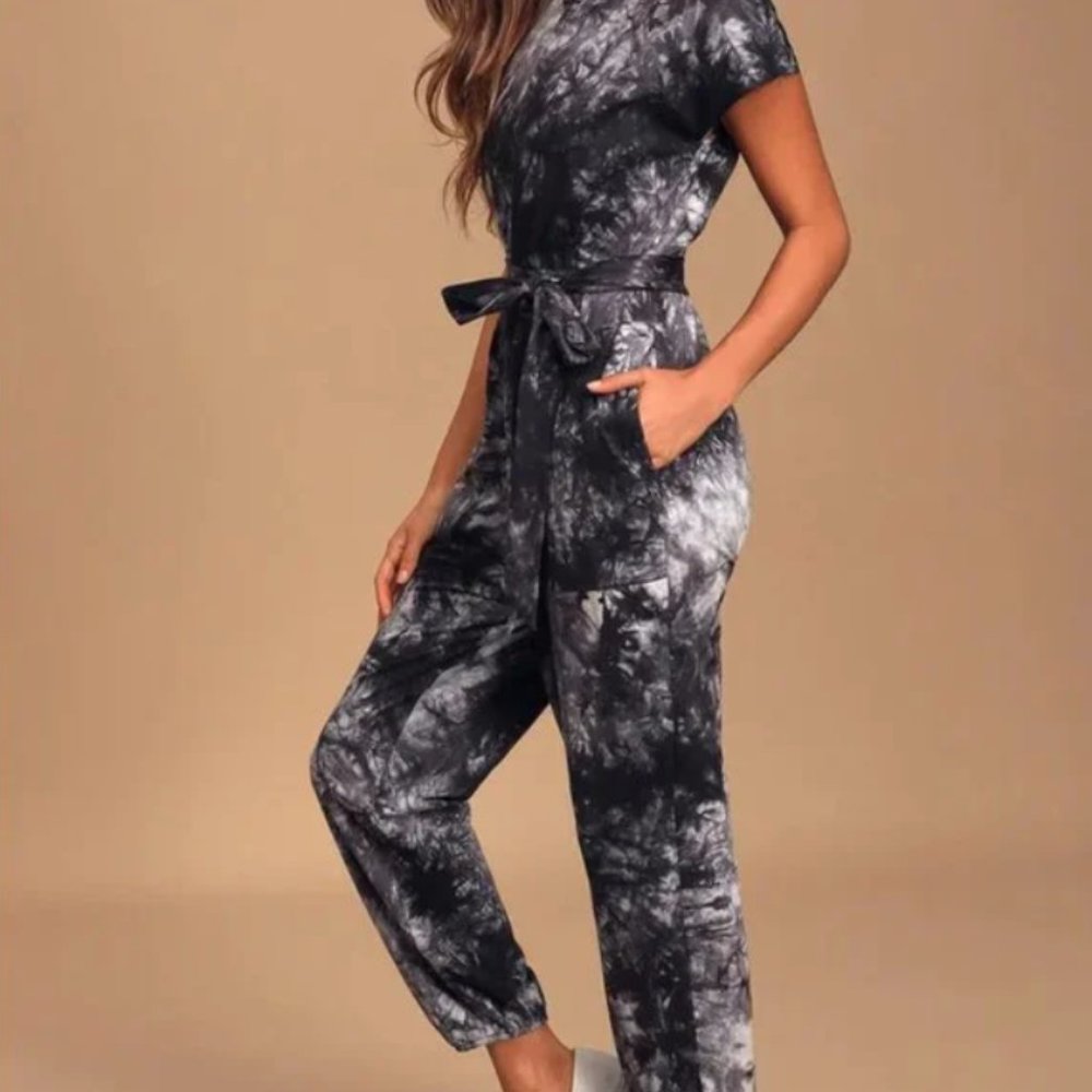 Black and Grey LuLu's Tie-Dye Short Sleeve Jumpsuit Size XS